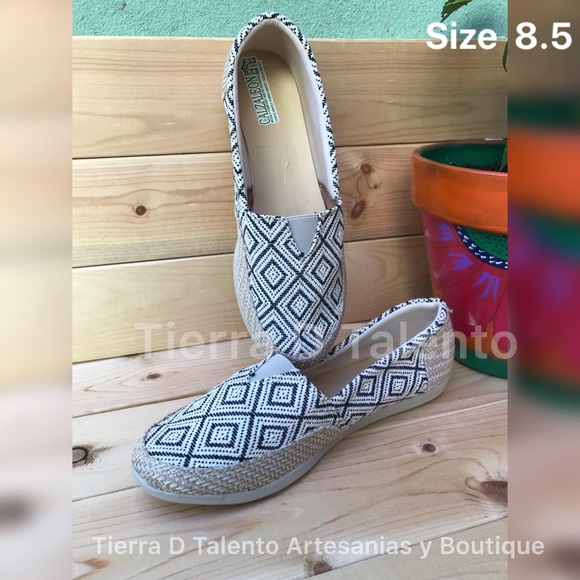 Women Shoes Artesanal Design, Made in México - Picture 1 of 1